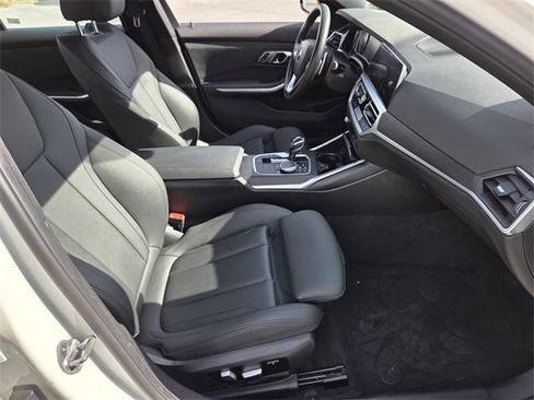 Used 2021 BMW 330i Sedan w/ Driving Assistance Package image 15