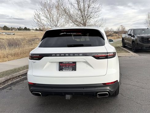 Used 2023 Porsche Cayenne Platinum Edition image 7
