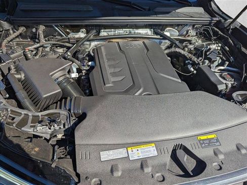 New 2025 Audi Q5 Prestige image 18