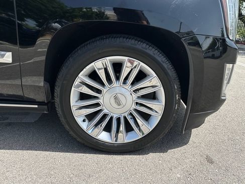 Used 2016 Cadillac Escalade ESV Platinum AWD/4WD image 15