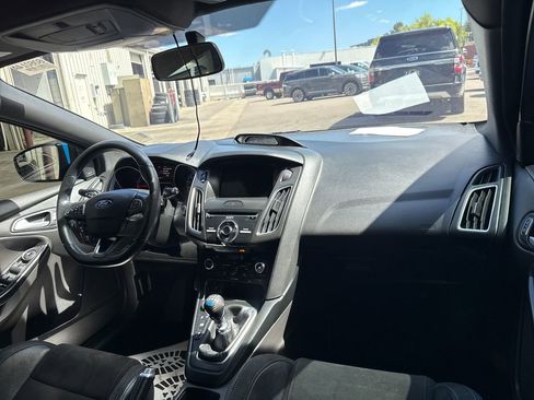 Used 2017 Ford Focus RS AWD/4WD image 25