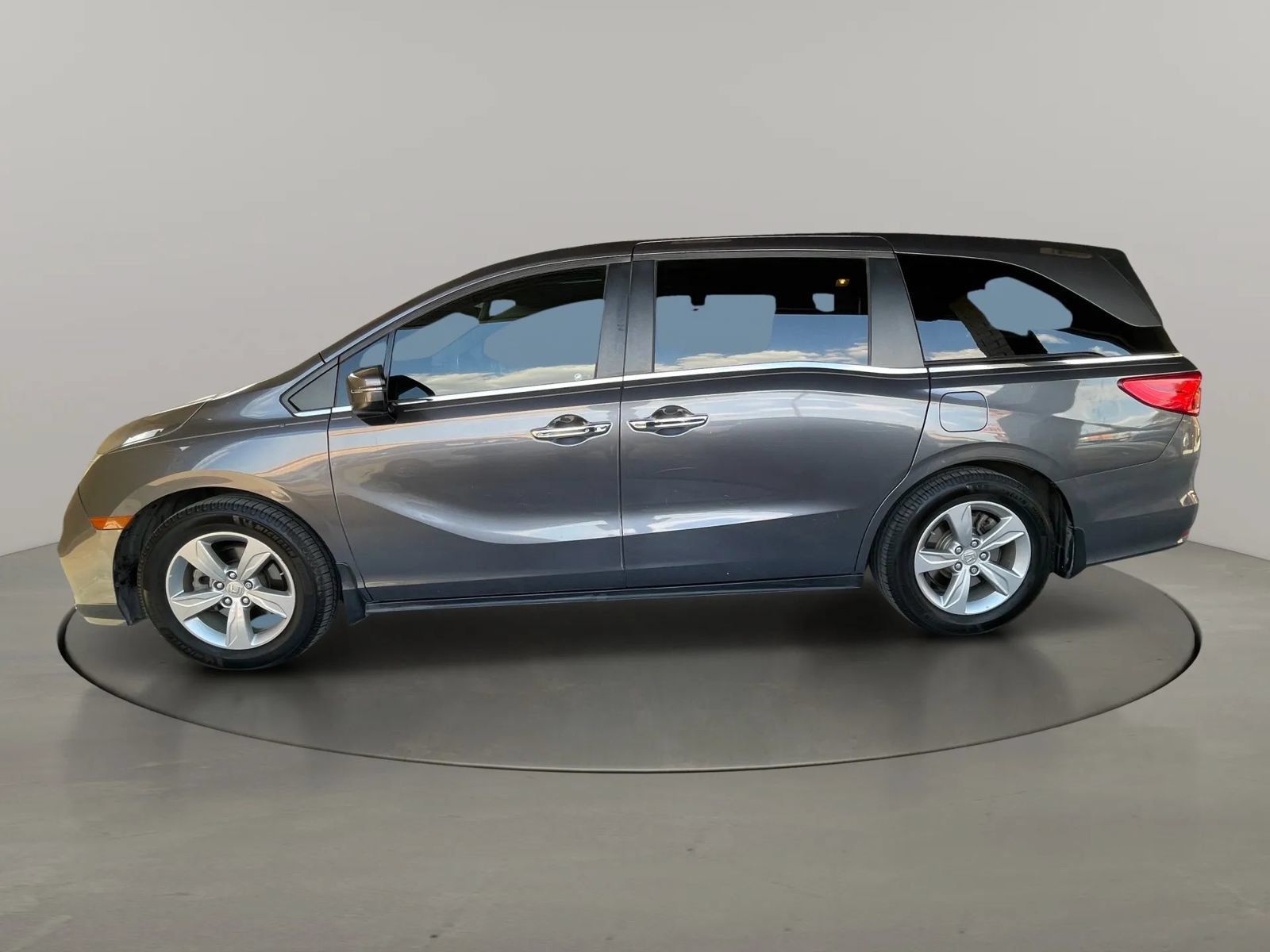 Used 2018 Honda Odyssey EX-L image 2