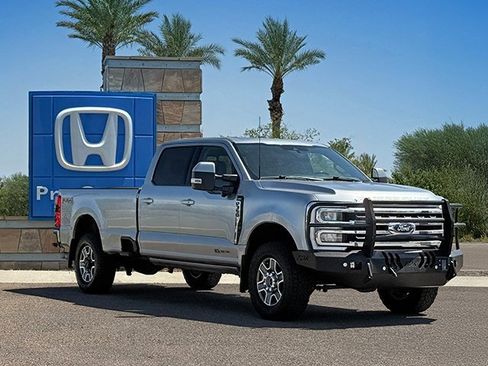 Used 2023 Ford F350 Lariat w/ Lariat Ultimate Package image 3