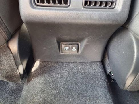 Used 2025 Toyota Camry SE image 11