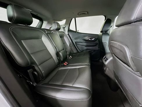 Used 2023 GMC Terrain SLT image 30