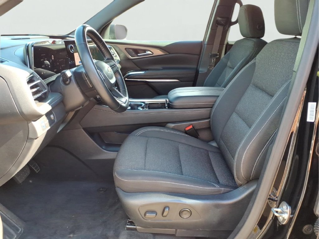 Used 2024 Chevrolet Traverse LT FWD image 15