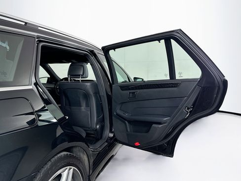 Used 2016 Mercedes-Benz E 350 4MATIC Wagon image 31