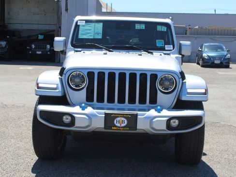 Used 2023 Jeep Wrangler Unlimited Sahara AWD/4WD image 2