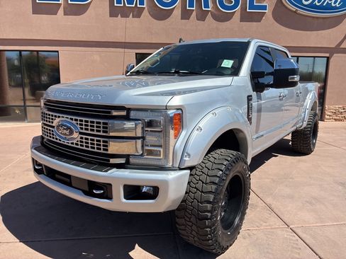 Certified 2019 Ford F250 Platinum w/ Platinum Ultimate Package AWD/4WD image 2