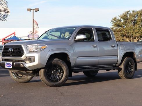 Used 2022 Toyota Tacoma TRD Off-Road image 18