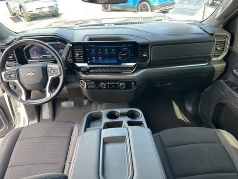 Used 2024 Chevrolet Silverado 2500 LT image 5