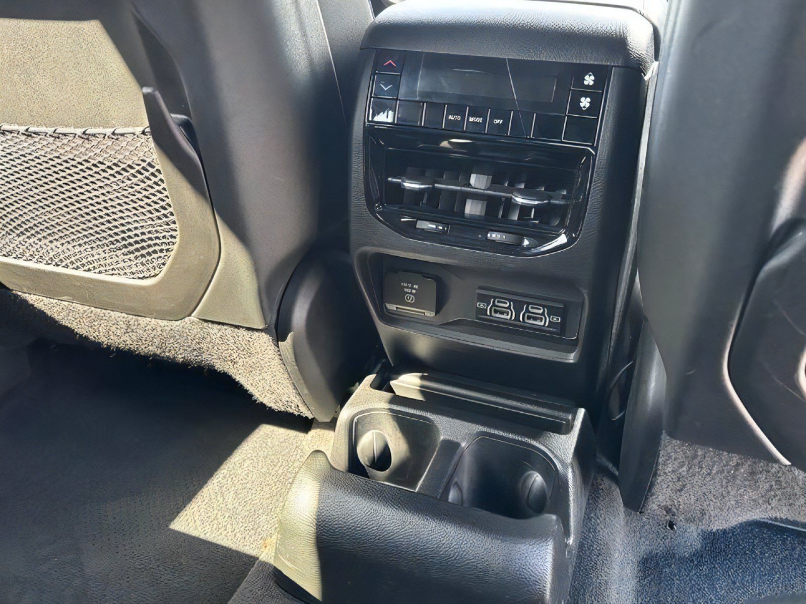 Used 2023 Jeep Grand Cherokee L Laredo AWD/4WD image 30