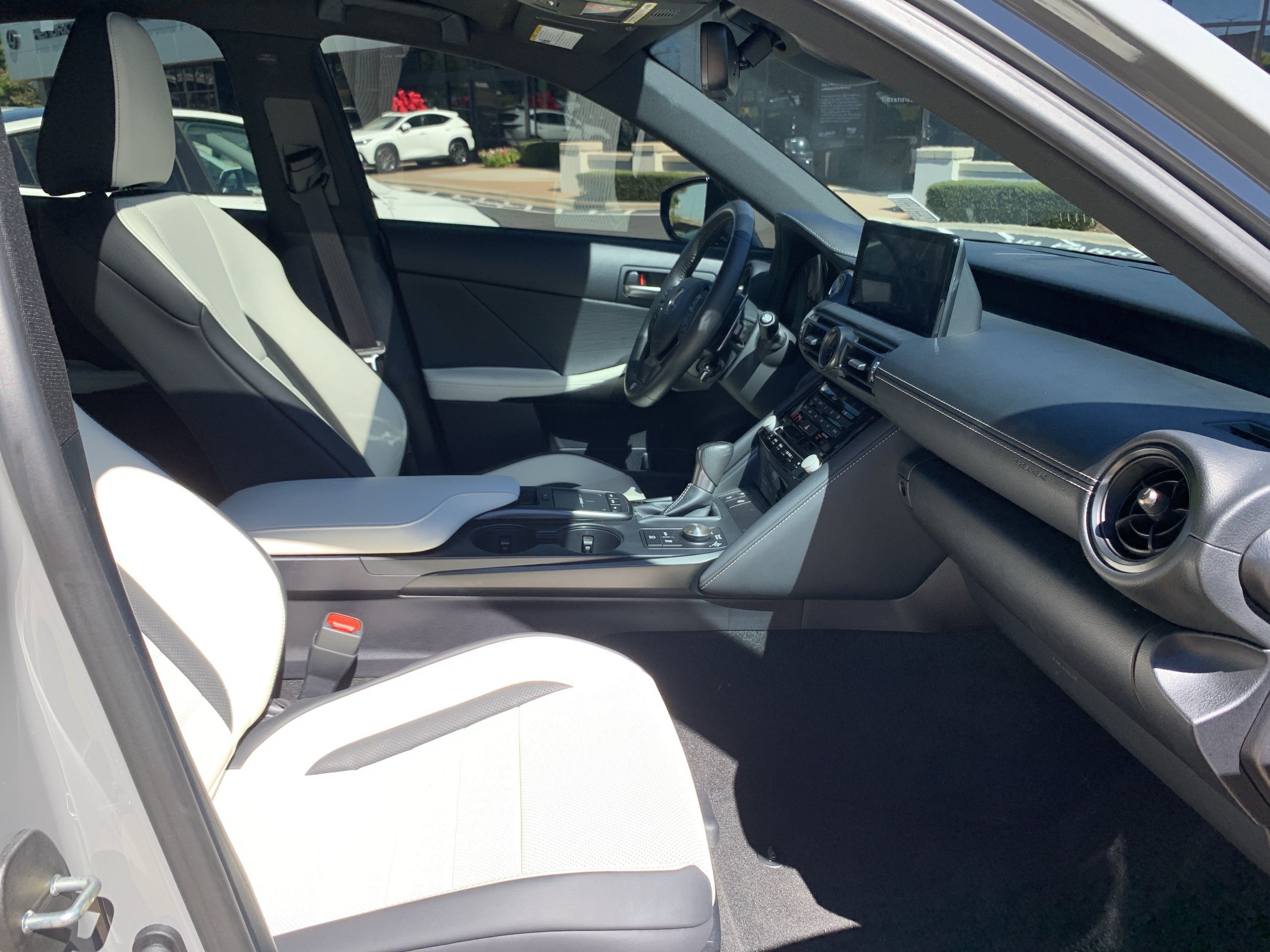 Used 2025 Lexus IS 350 F Sport RWD image 35