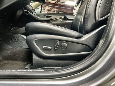 Used 2021 Lincoln Nautilus Reserve image 12