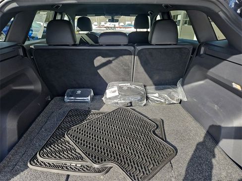 Used 2022 Volkswagen Atlas Cross Sport SE image 25