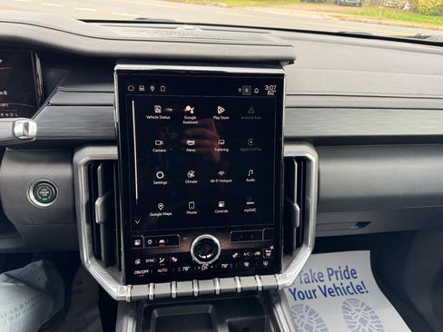 Used 2025 GMC Acadia Elevation image 27