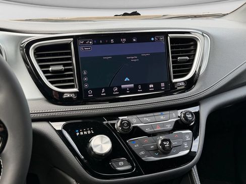 New 2026 Chrysler Pacifica Limited w/ S Appearance Package AWD/4WD image 15