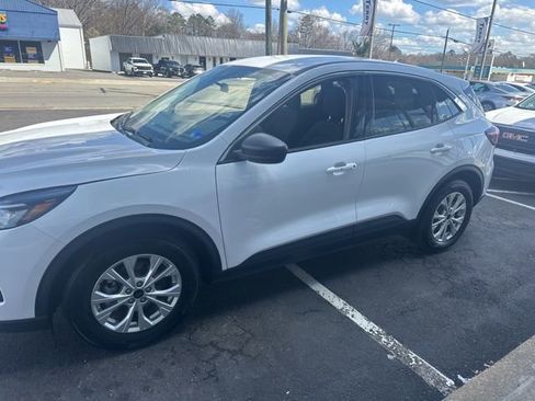 Used 2024 Ford Escape Active image 3