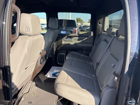 Used 2023 GMC Sierra 1500 SLT w/ SLT Premium Package image 31