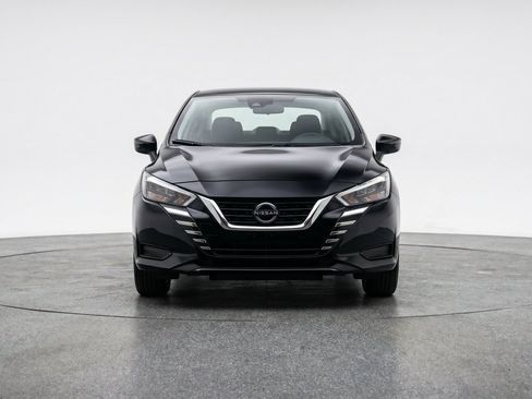 Used 2025 Nissan Versa SV FWD image 2