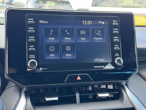 Used 2021 Toyota Venza XLE image 26