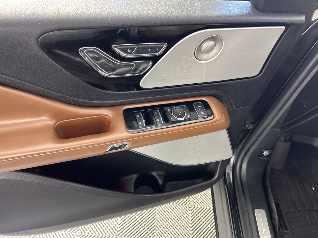 Used 2020 Lincoln Aviator Reserve w/ Equipment Group 202A AWD/4WD image 9