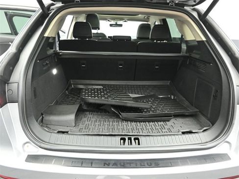 Certified 2023 Lincoln Nautilus Reserve w/ Equipment Group 202A image 24