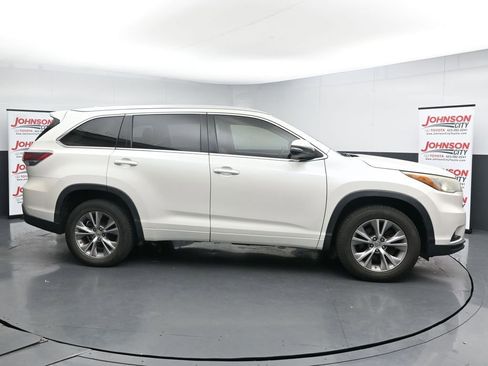 Used 2015 Toyota Highlander XLE image 9
