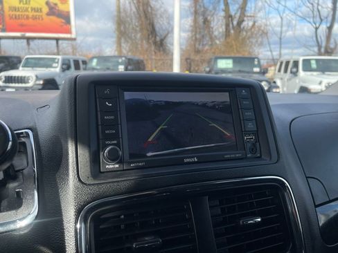 Used 2017 Dodge Grand Caravan SE w/ Power Window Group image 19