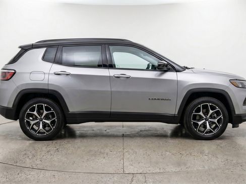 Used 2025 Jeep Compass Limited AWD/4WD image 11