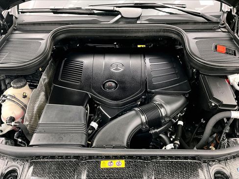 Certified 2025 Mercedes-Benz GLE 350 4MATIC w/ AMG Line Exterior image 9