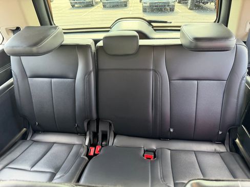 Used 2024 Ford Expedition XLT AWD/4WD image 16