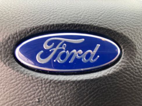 Used 2017 Ford Fusion SE w/ Fusion SE Technology Package image 26