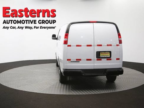 Used 2021 Chevrolet Express 2500 RWD image 33