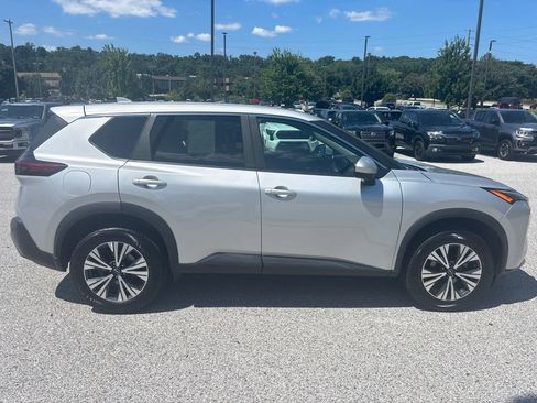 Used 2023 Nissan Rogue SV AWD/4WD image 2