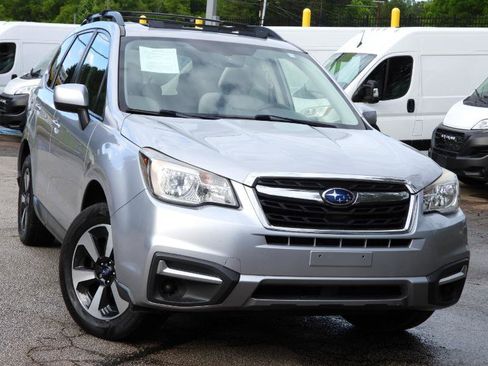 Used 2017 Subaru Forester 2.5i Premium w/ All-Weather Package image 5