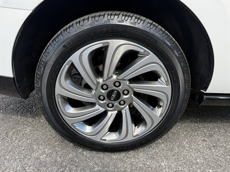Used 2024 Lincoln Navigator Reserve AWD/4WD image 40