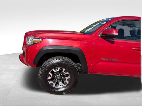 Used 2016 Toyota Tacoma TRD Off-Road AWD/4WD image 33