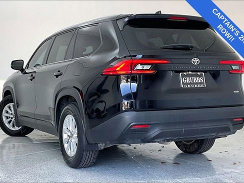 Used 2024 Toyota Grand Highlander XLE image 16