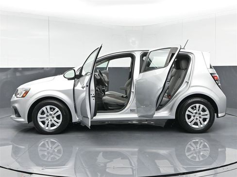 Used 2020 Chevrolet Sonic LT FWD image 40
