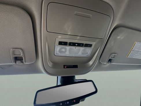 Used 2022 GMC Canyon Denali image 21