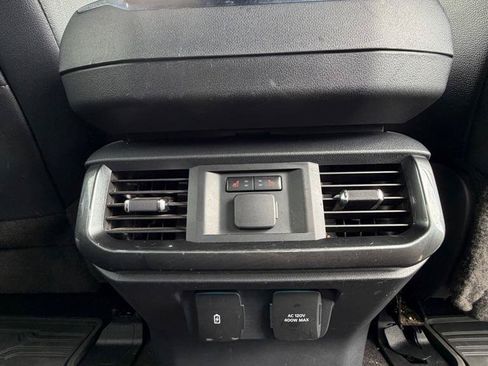 Used 2022 Ford F150 Lariat w/ Equipment Group 502A High AWD/4WD image 19