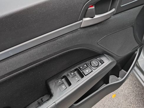Used 2017 Hyundai Elantra Value Edition FWD image 16