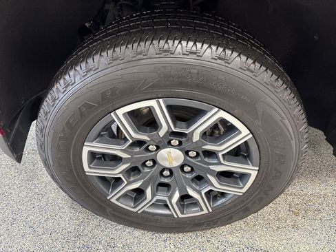 Used 2023 Chevrolet Colorado LT w/ LT Convenience Package III image 40