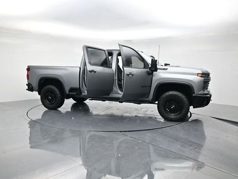 Used 2024 Chevrolet Silverado 2500 Custom w/ Z71 Off-Road Package image 44