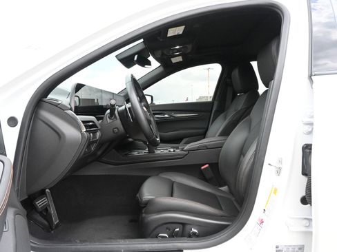 Used 2025 Cadillac CT5 Sport RWD image 17