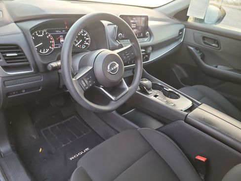 Used 2023 Nissan Rogue S image 18