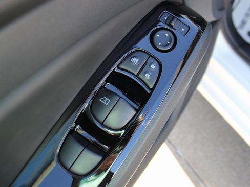 Used 2025 Nissan Altima 2.5 SR image 9