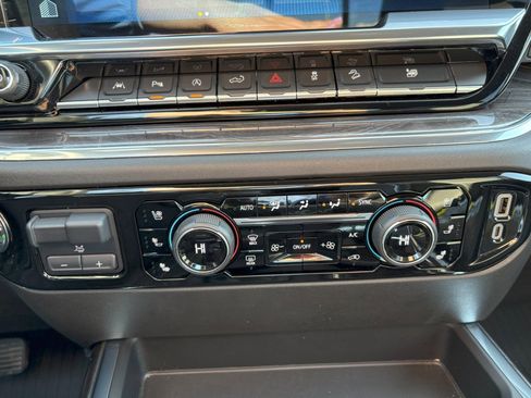 Used 2024 Chevrolet Silverado 1500 LTZ image 19