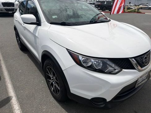 Used 2018 Nissan Rogue Sport S FWD image 5
